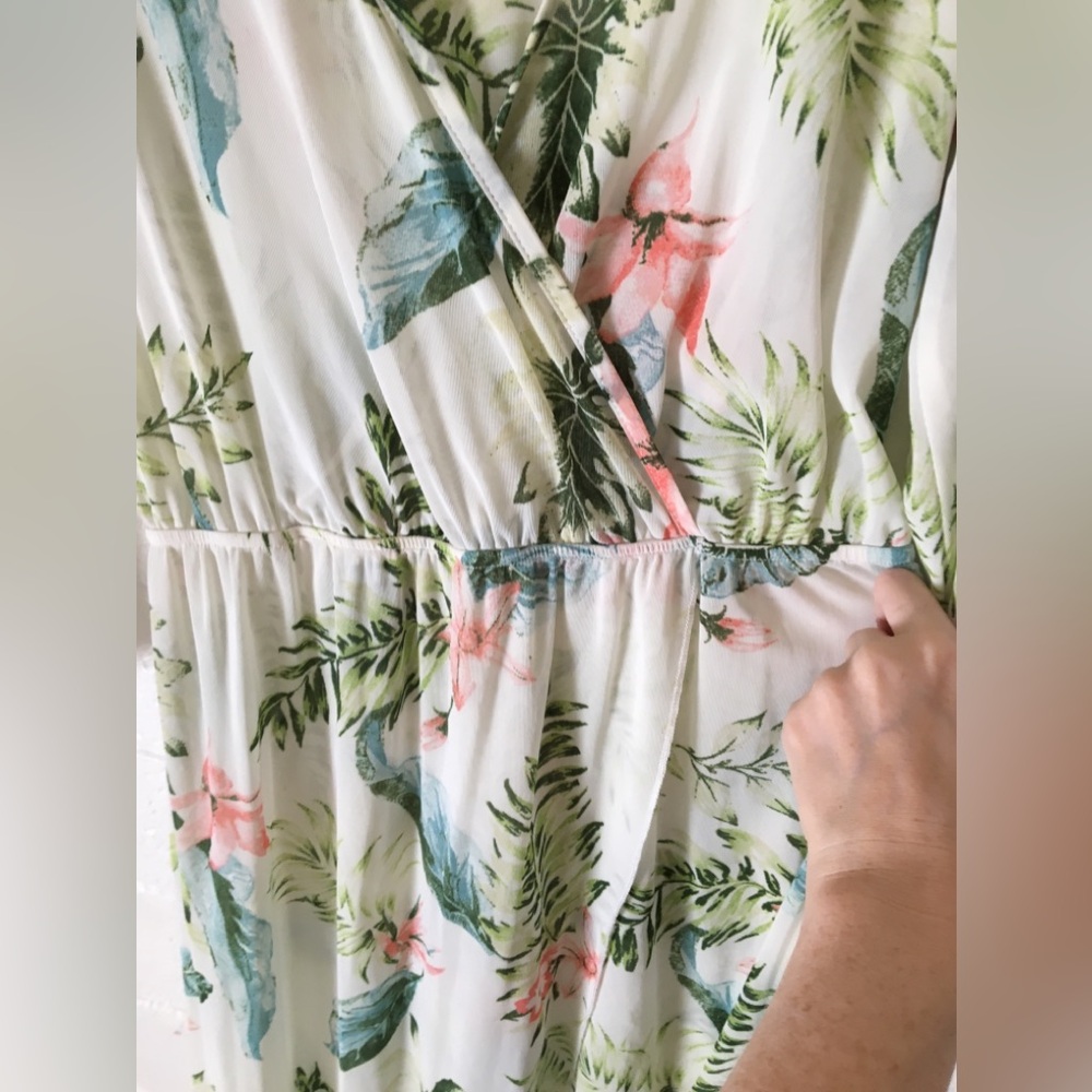 Ivy Rose Beautiful flowy sheer long dress ๐ผ๐ธ๐๐ชท๐ฟ - Picture 4 of 8